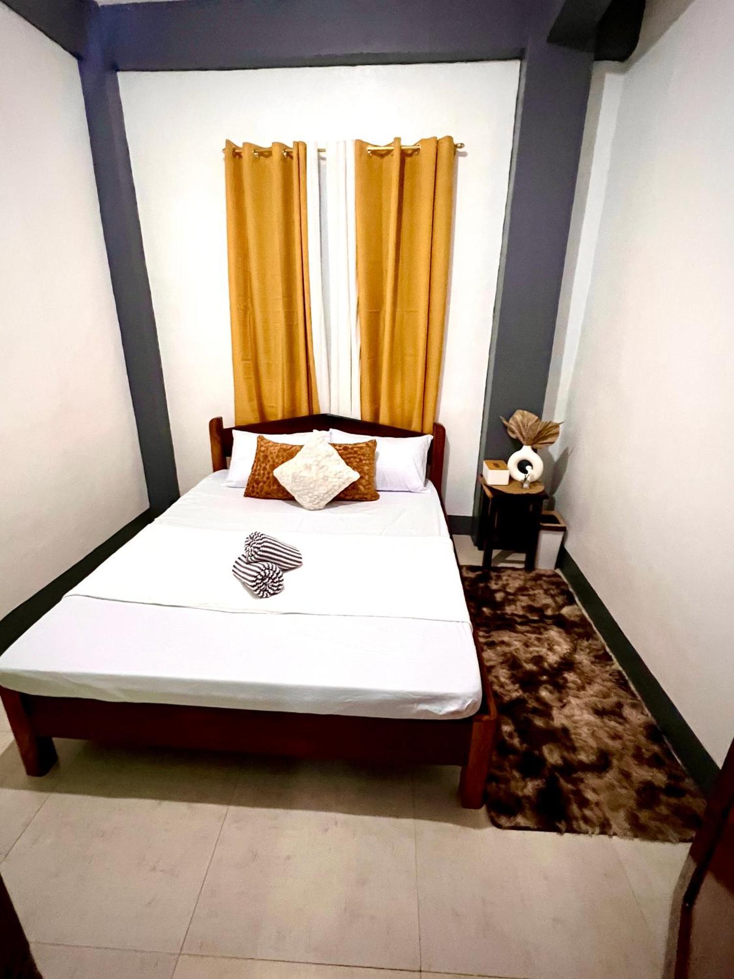 Eighty8 Tourist Inn Coron Extérieur photo