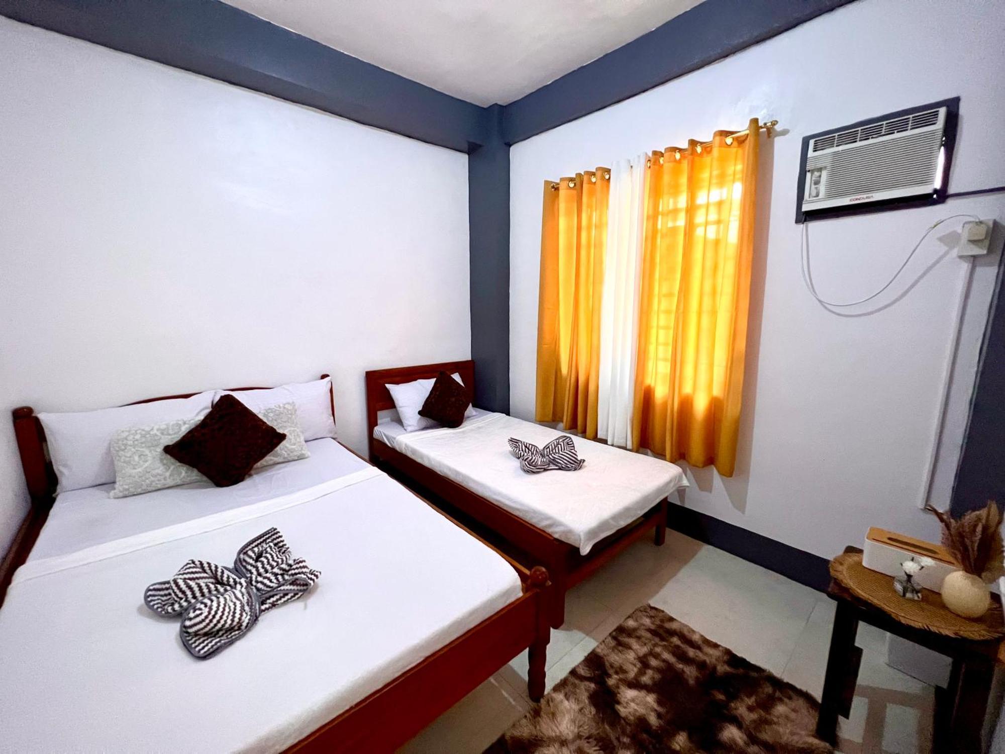 Eighty8 Tourist Inn Coron Extérieur photo